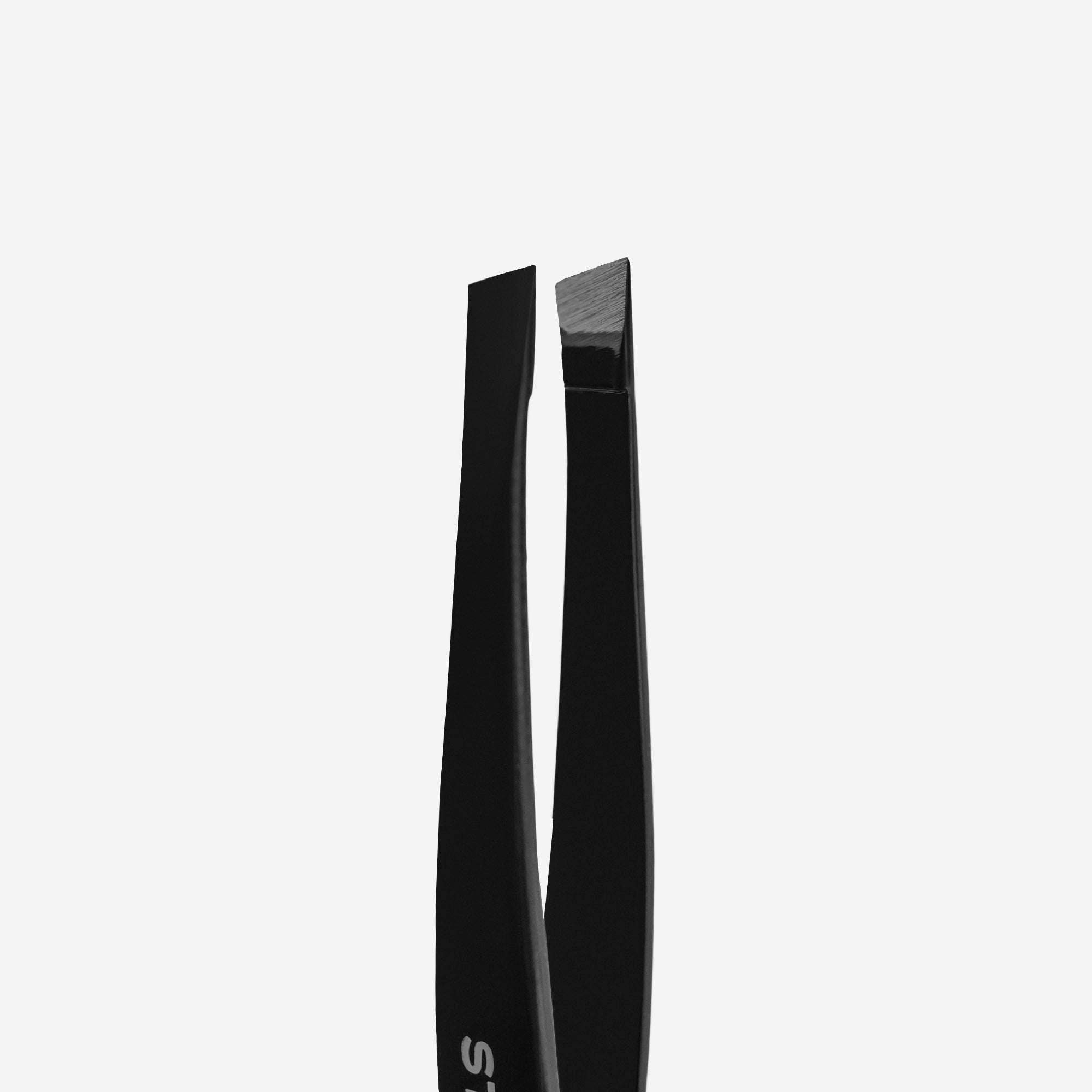 TE-11/3b Eyebrow tweezers Pro Expert 11 Type 3b (wide slant), black