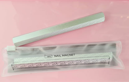 Hello Nail Magnet "Hey" image 0