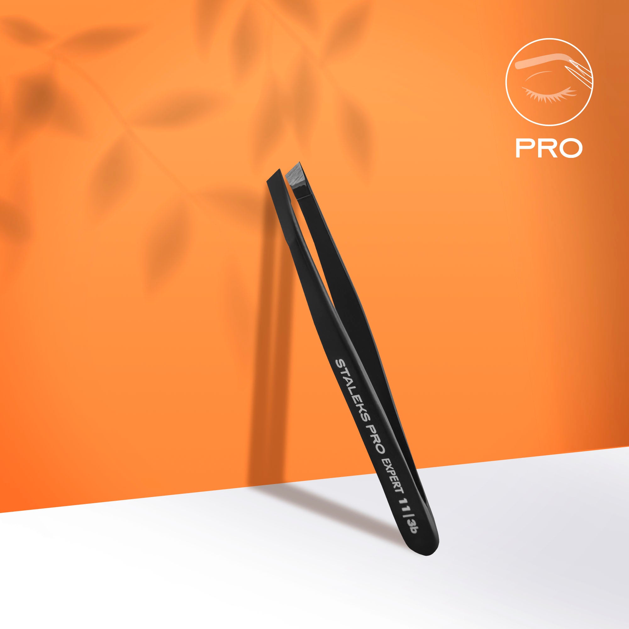 TE-11/3b Eyebrow tweezers Pro Expert 11 Type 3b (wide slant), black